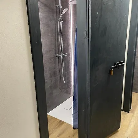 Hostal Backyard Mountain *