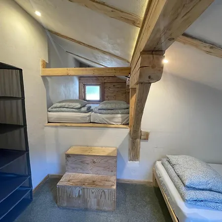 Backyard Mountain مايرهوفن