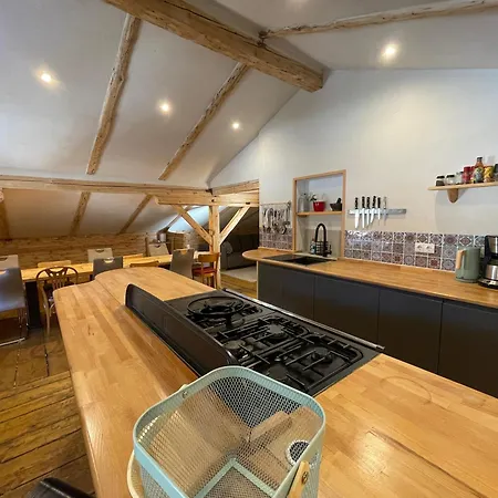 Hostal Backyard Mountain