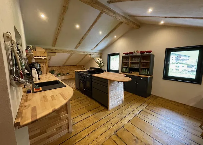 Backyard Mountain Hostal *