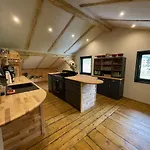 Backyard Mountain Hostel *